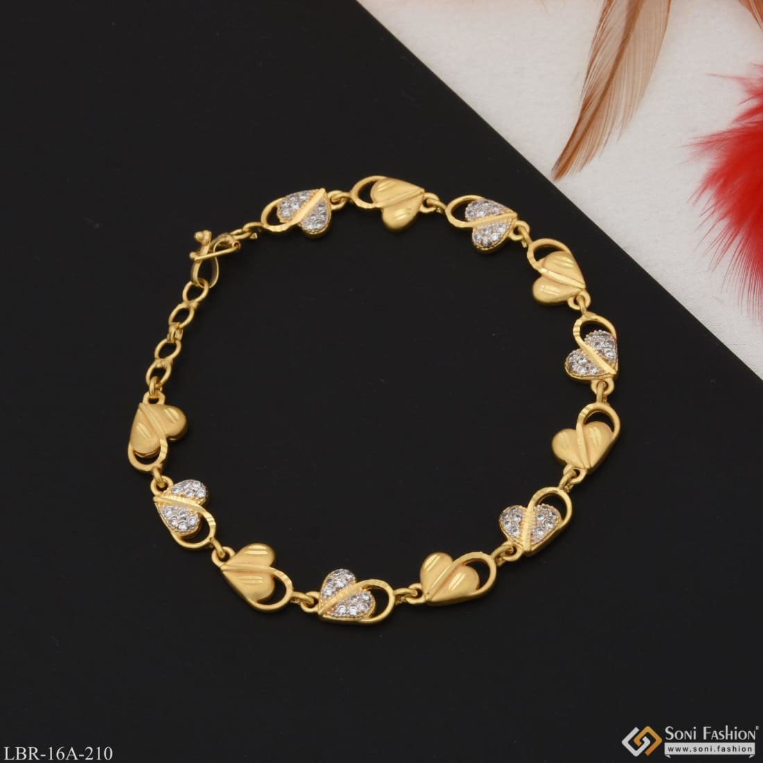 Heart design deals gold bracelet