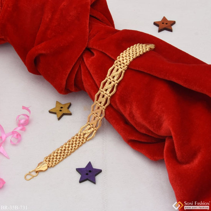 1 Gram Gold Plated Bracelet with Chain and Star Charm - Style B731