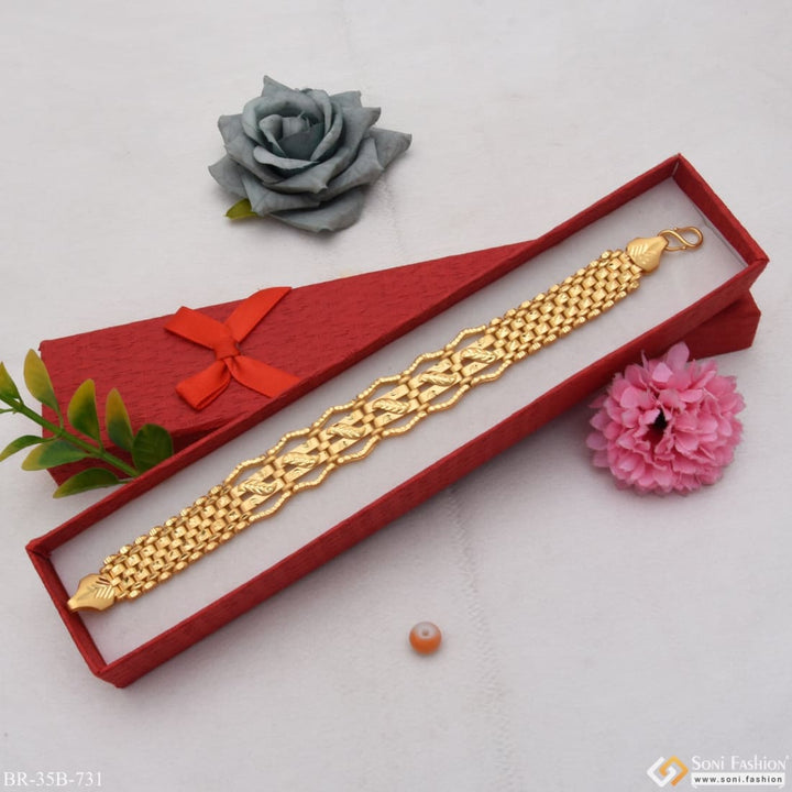 1 Gram Gold Leaf Detailed Design Bracelet - Style B731