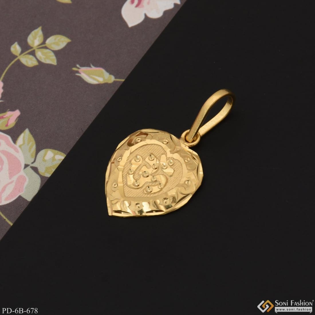 Gold locket clearance for baby