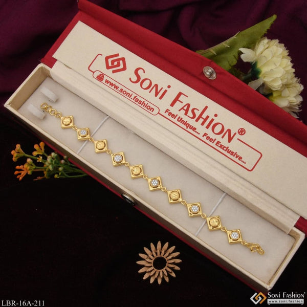 Stylish Etched 22k Gold Bracelet – Andaaz Jewelers