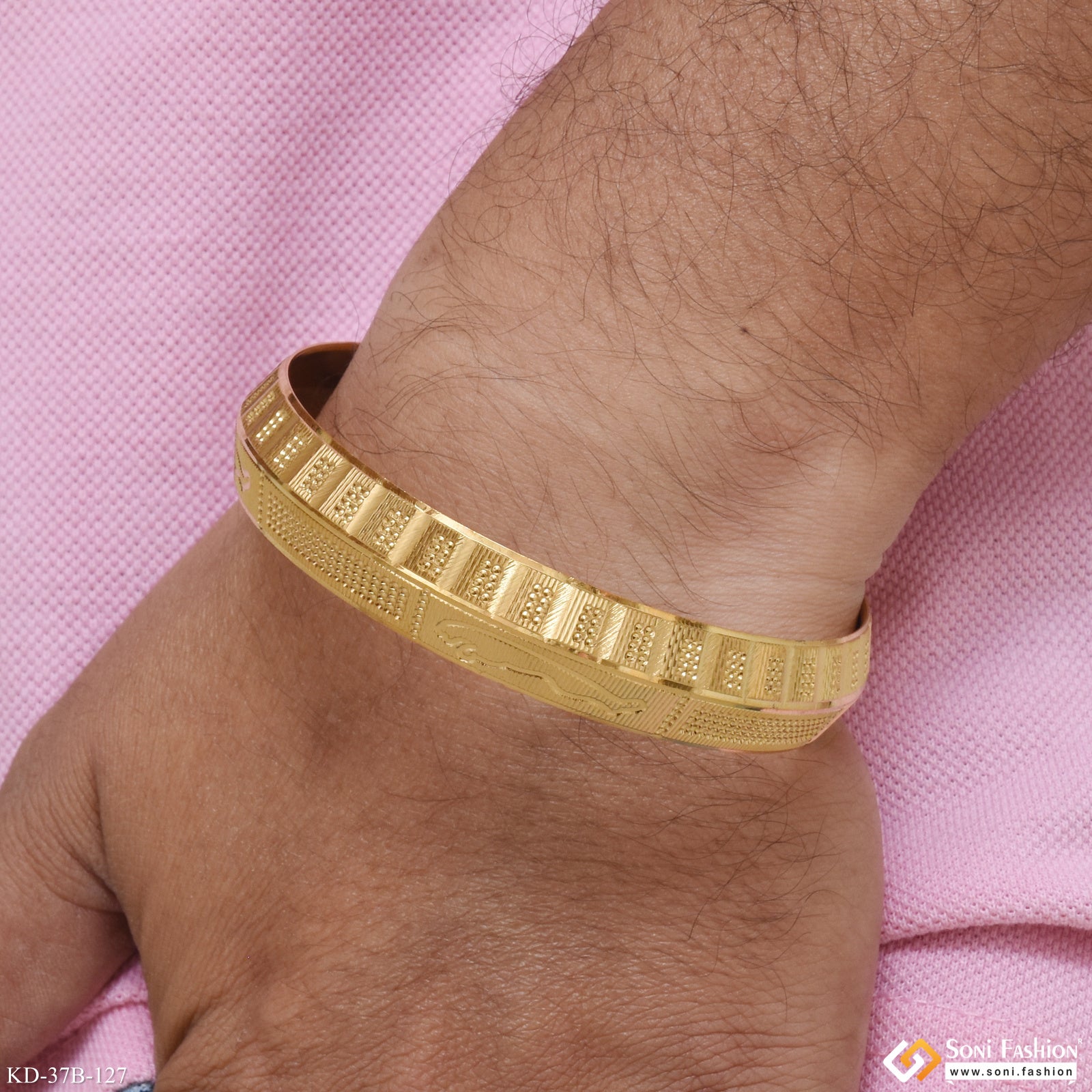 1gram Gold Men s Kada Collection 1 Gram Gold Forming Kada Bracelet for Men in India Soni Fashion