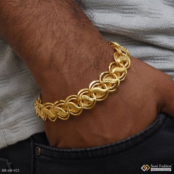 Streamlined Design Gold Plated Kohli Bracelet For Men - Style B925