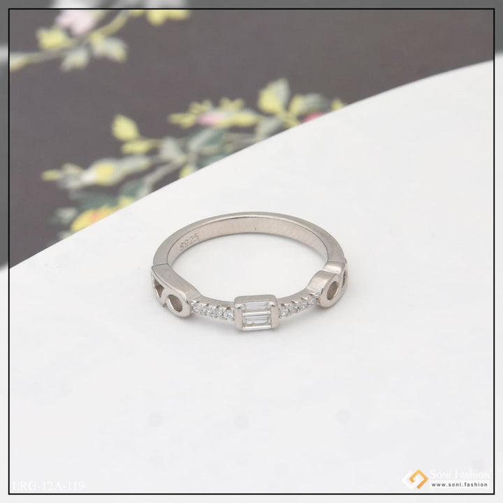 Sterling silver ring with diamond decorative design for ladies