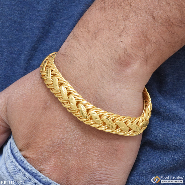 Leaf Superior Quality Graceful Design Gold Plated Bracelet for Men - Style C973