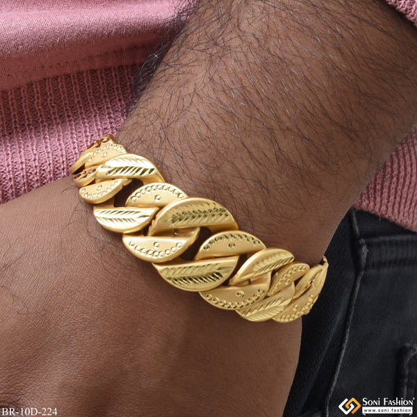 Pokal Exciting Design High-Quality Gold Plated Bracelet for Men - Style D224