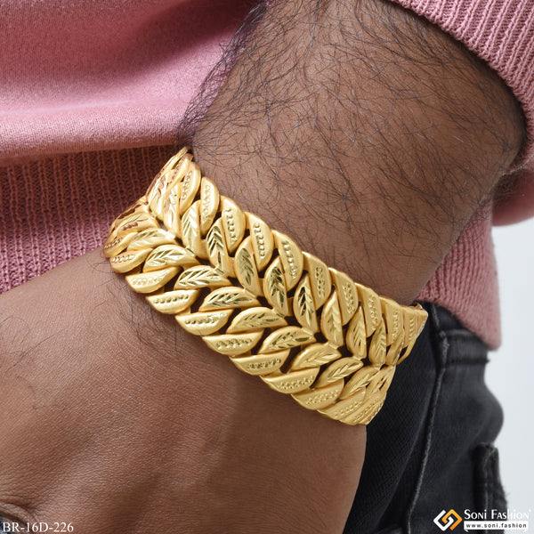 V Design Pokal Prominent Design Gold Plated Bracelet for Men - Style D226