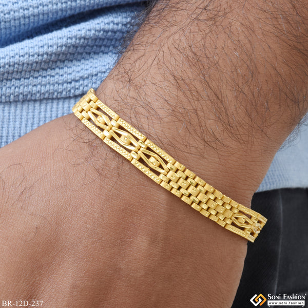 Classic Design Superior Quality Gold Plated Bracelet for Men - Style D237