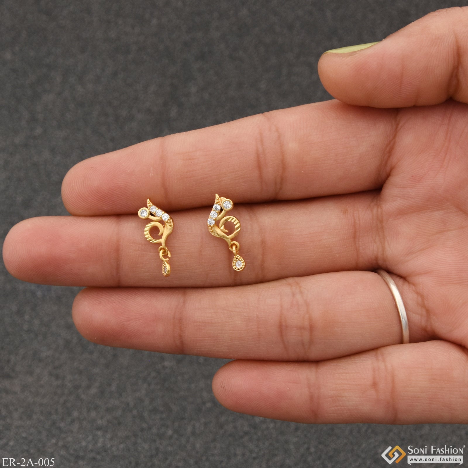 Buy 100+ Kids's Earrings Online | BlueStone.com - India's #1 Online  Jewellery Brand