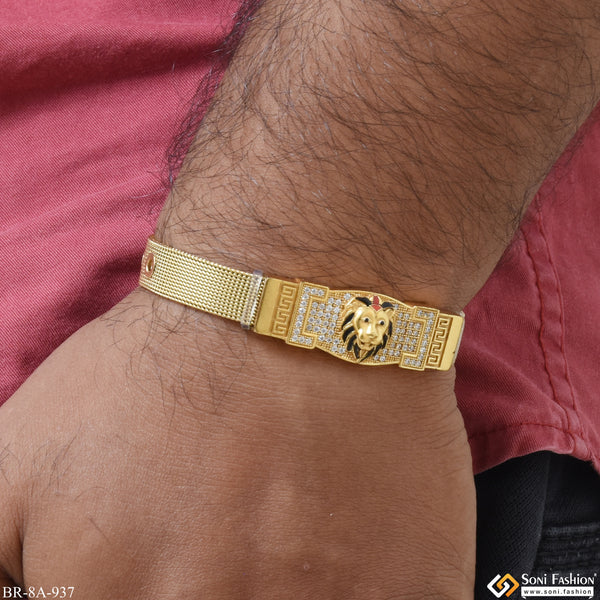 Emboss Lion In Stylish Diamond Background In Gold Plated In Stainless Steel Bracelet - Style A937