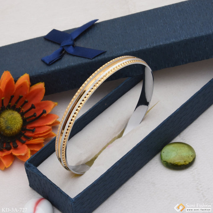 Superior Quality Unique Design Golden & Silver Color Kada