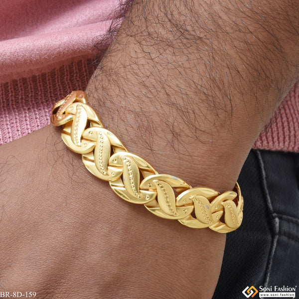 Latest Design High-Quality Gold Plated Pokal Bracelet for Men - Style D159