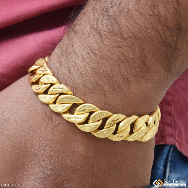 Delicate Design Gold Plated Pokal Bracelet for Men - Style D363