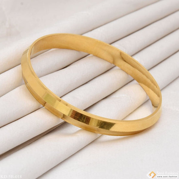 Artisanal Design Exciting High-quality Gold Plated Kada