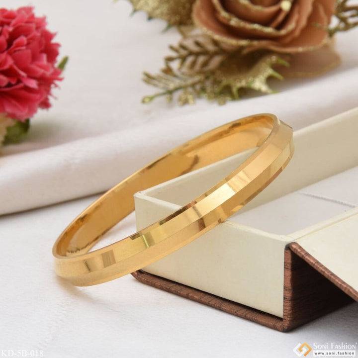 Artisanal Design Exciting High-quality Gold Plated Kada