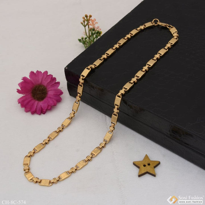 Attention-getting design high quality fashionable chain for