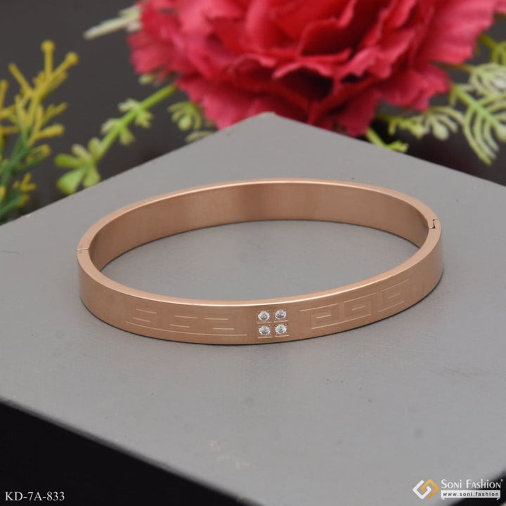 Zig-zag attention-getting design high quality rose gold kada