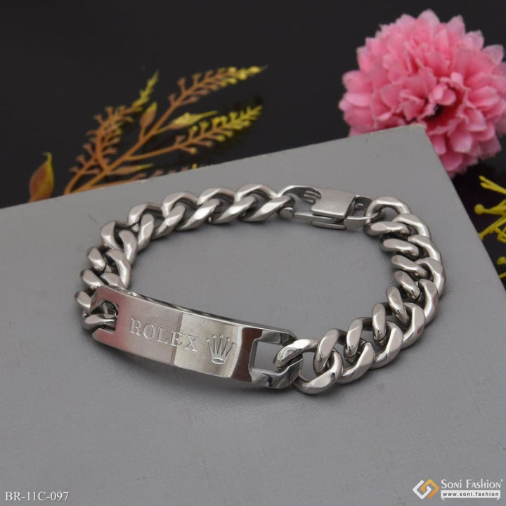 Attention-getting design high quality silver color bracelet