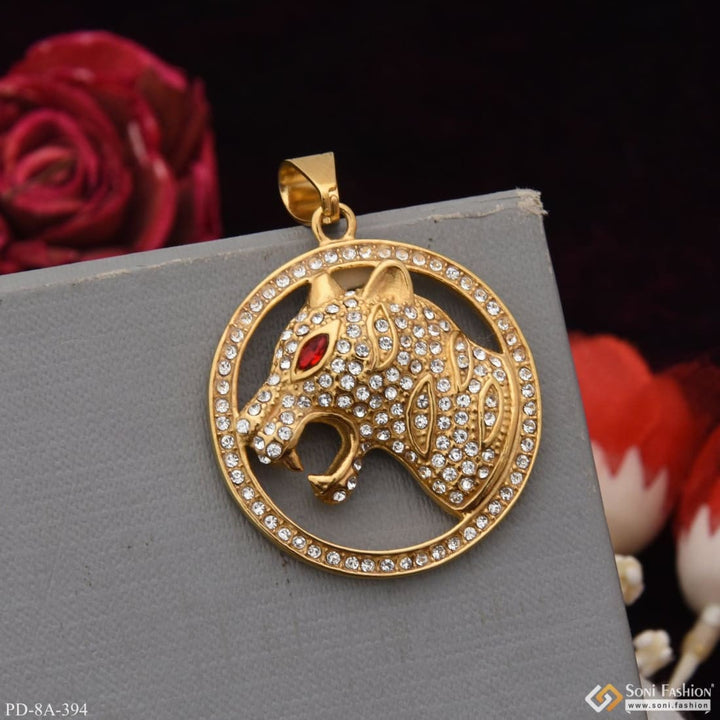 Attractive jaguar face with diamonds in round pendant - gold