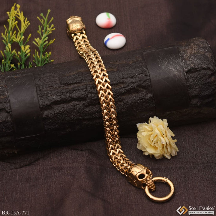 Stylish high quality stainless steel golden bracelet with flower motif