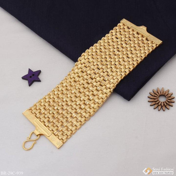 Gold plated bracelet with purple star detail - Bahubali Distinctive Design C939