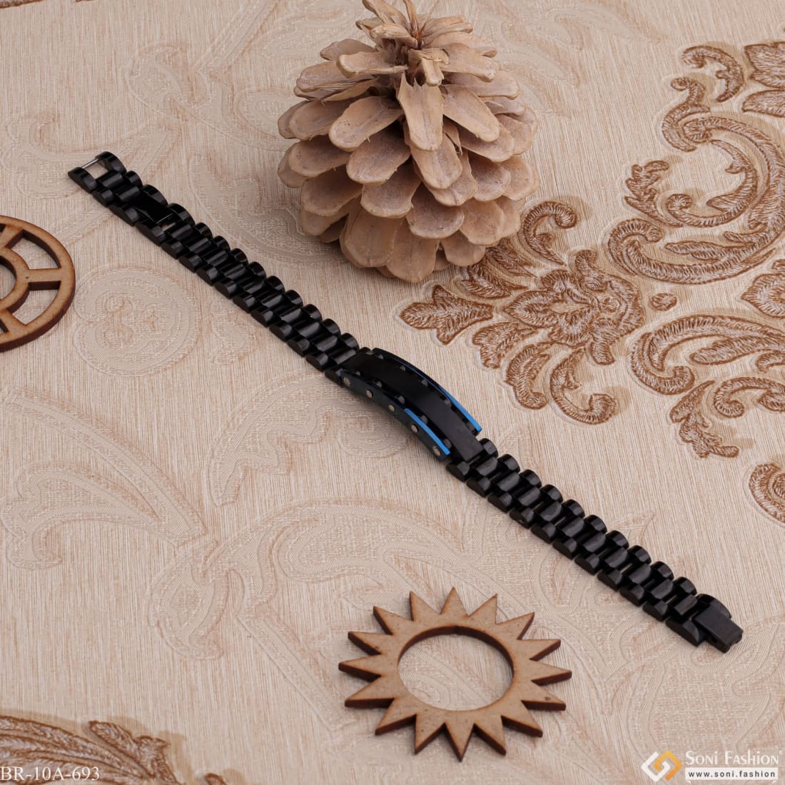 Treeda Gold Chunky Western Bracelet – Attrangi