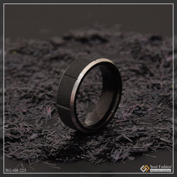 Black & silver attention-getting design high quality ring