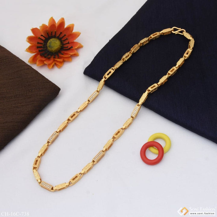 Chic design with diamond glittering gold plated chain for