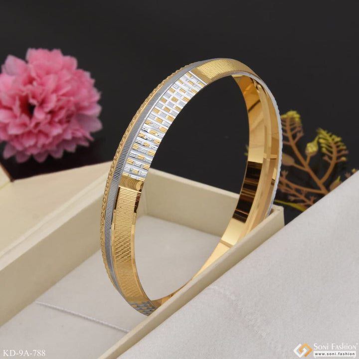 Cool Design Superior Quality Golden & Silver Color Kada