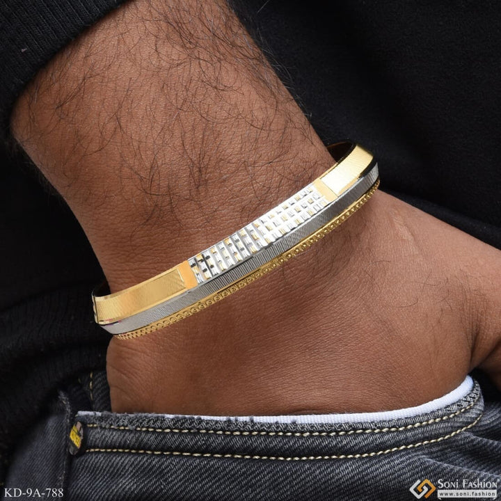 Cool Design Superior Quality Golden & Silver Color Kada