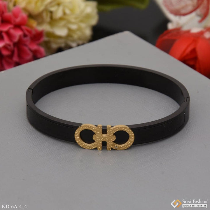 Exceptional design high-quality black & golden color kada