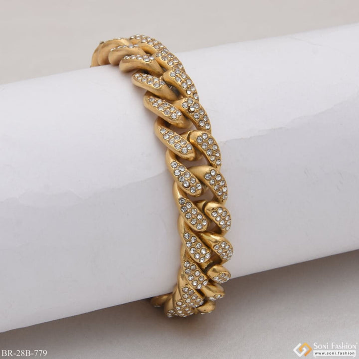 Fashionable Design With Diamond Golden Color Stainless