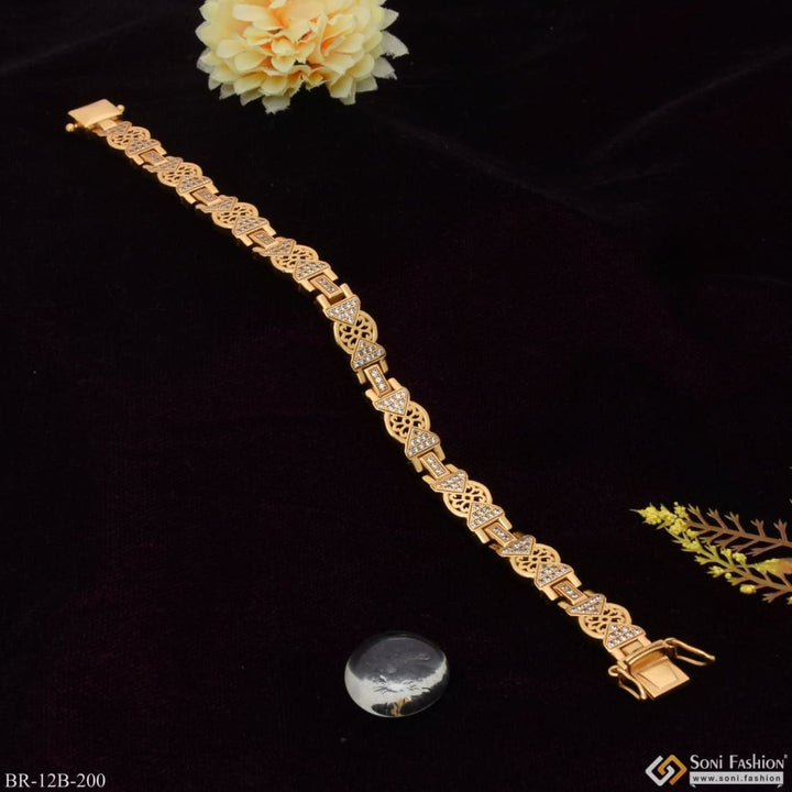 Gold bracelet with diamond clasp - Flower With Diamond Decorative Design