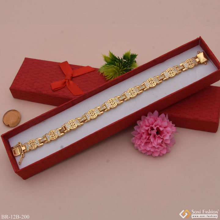 Gold plated men’s bracelet with flower and red box - diamond decorative design