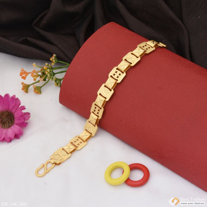 Funky design latest high-quality gold plated bracelet for