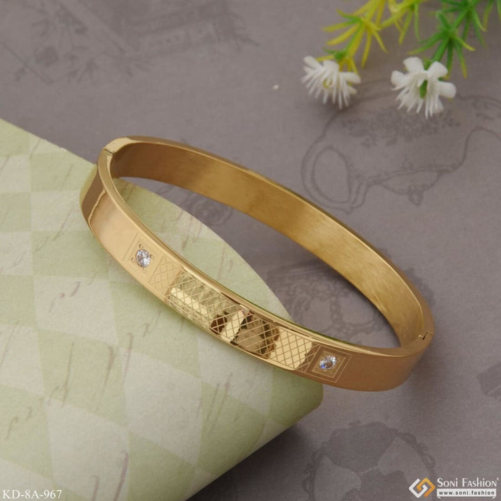 Gold With Diamond Beautiful Design Premium-grade Quality