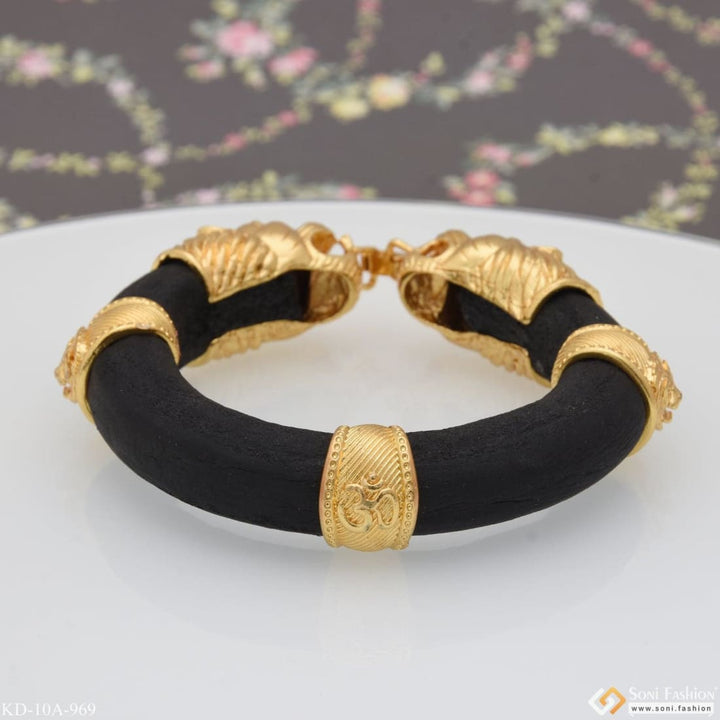 Lion Face Best Quality Elegant Design Gold Plated Genda