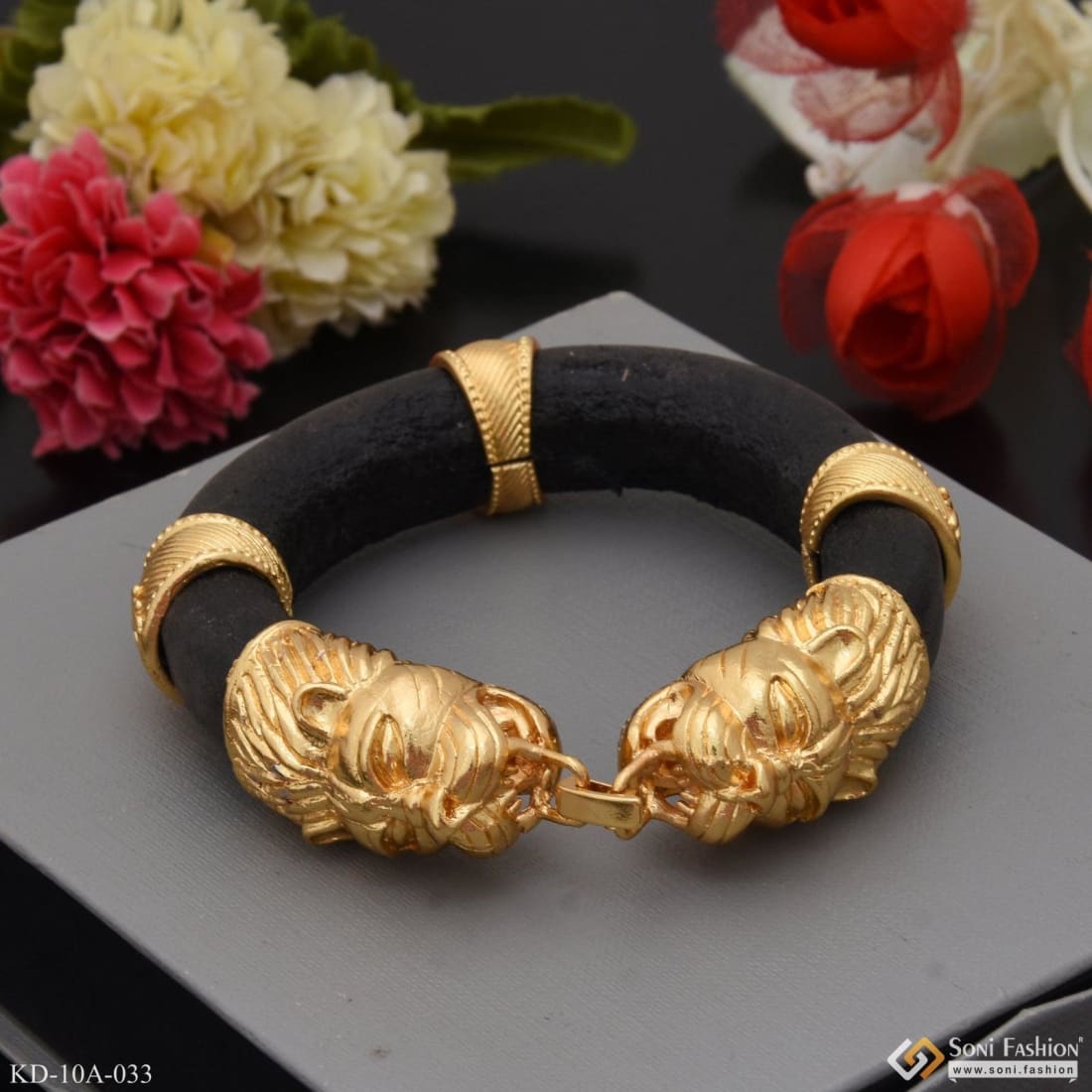 Gold lion store kada