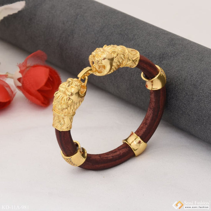 Gold lion head bracelet with diamond fashionable design, Style A981.