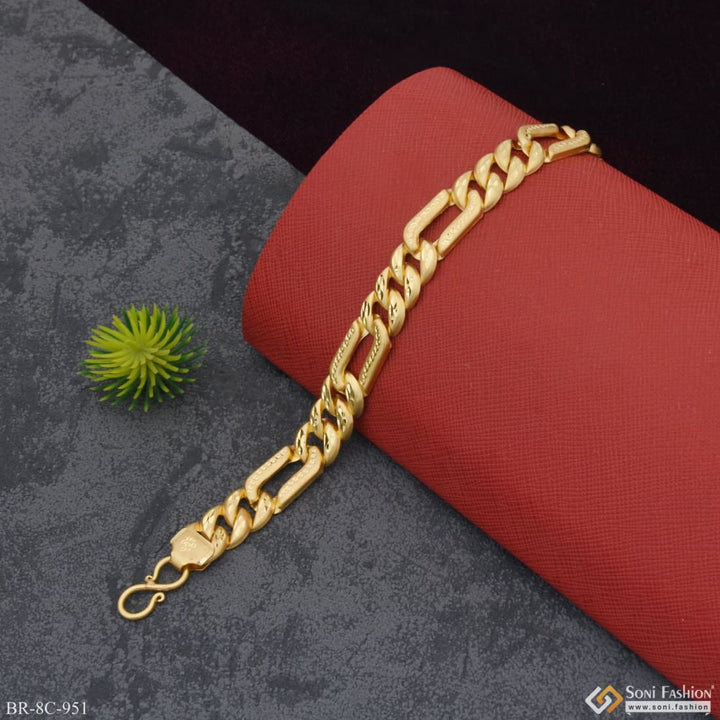 Gold plated bracelet with chain from Pokal Casual Design - Style C951