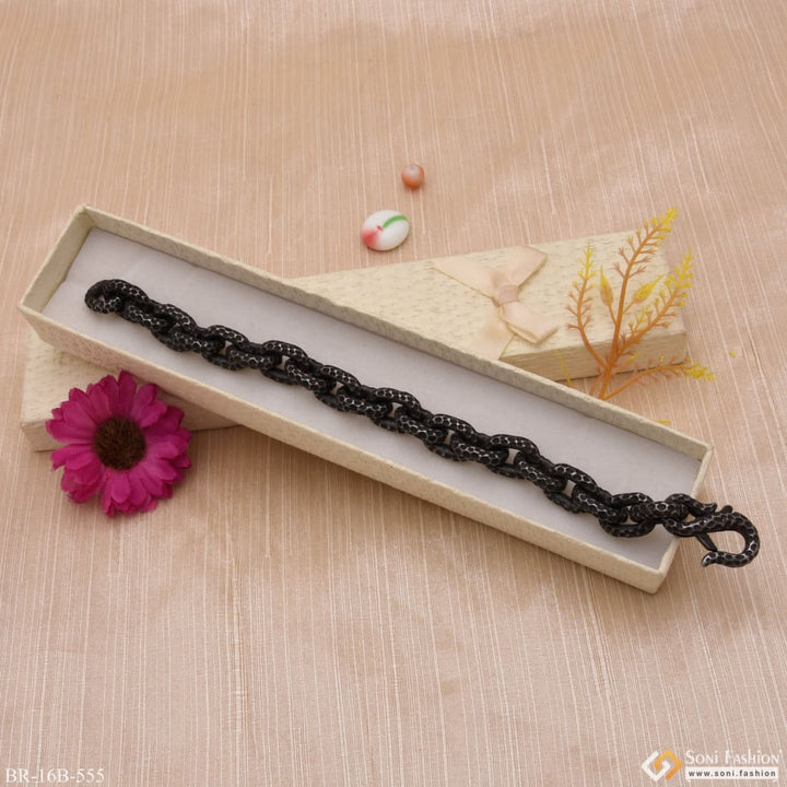 Small black box with rope and flower accessory - Ring Into Ring Fancy Design Bracelet For Men