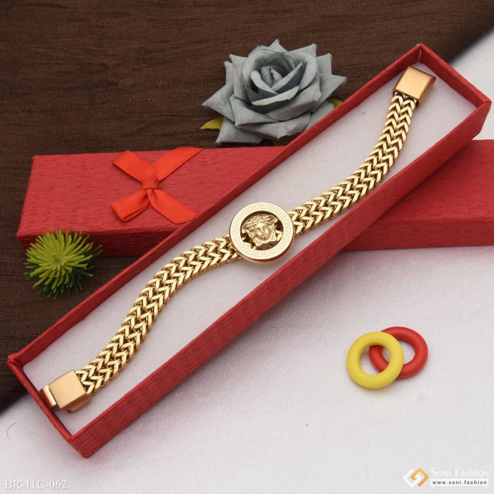 Round shape 2 line glamorous design golden color bracelet