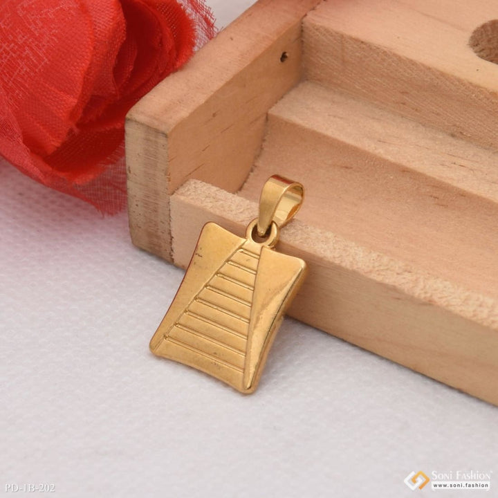 Triangle stylish design best quality golden color pendant