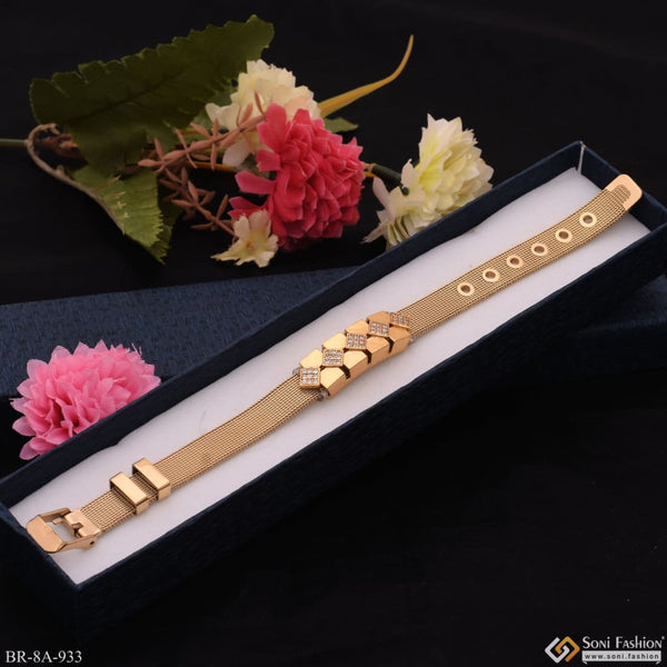 Gold plated stainless steel bracelet watch with white box and flowers - A933