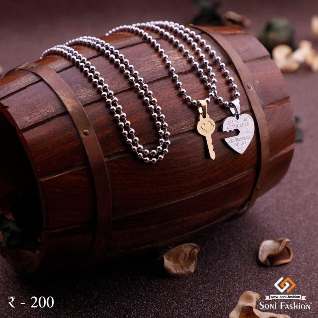 Locket bracelet deals with key